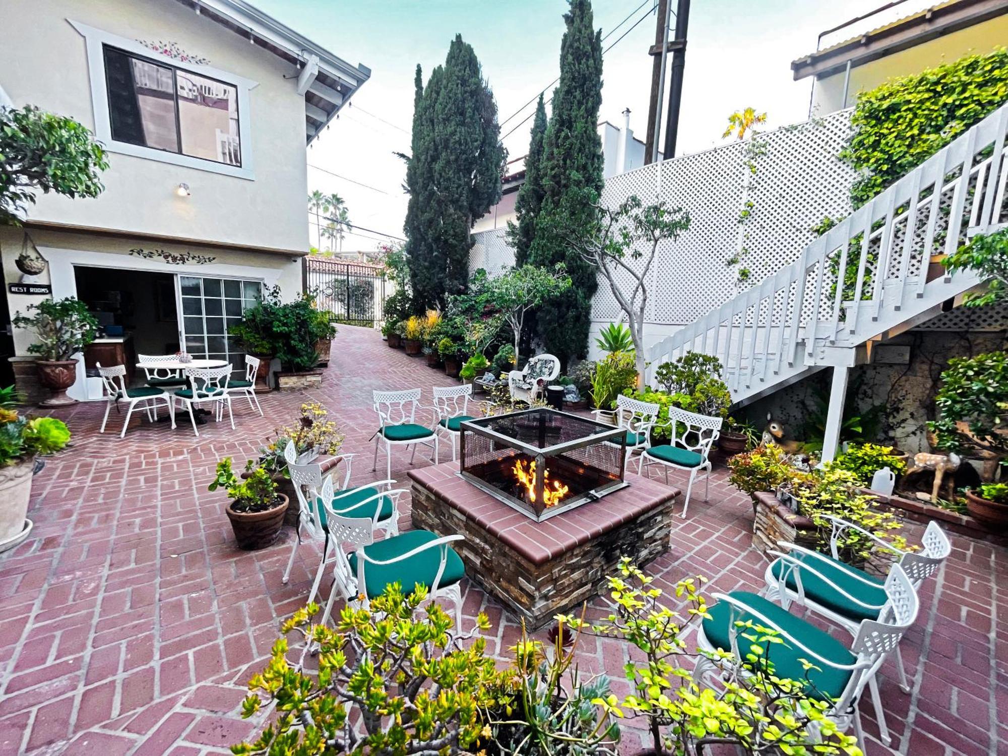 Catalina Courtyard Suites Avalon Exterior photo